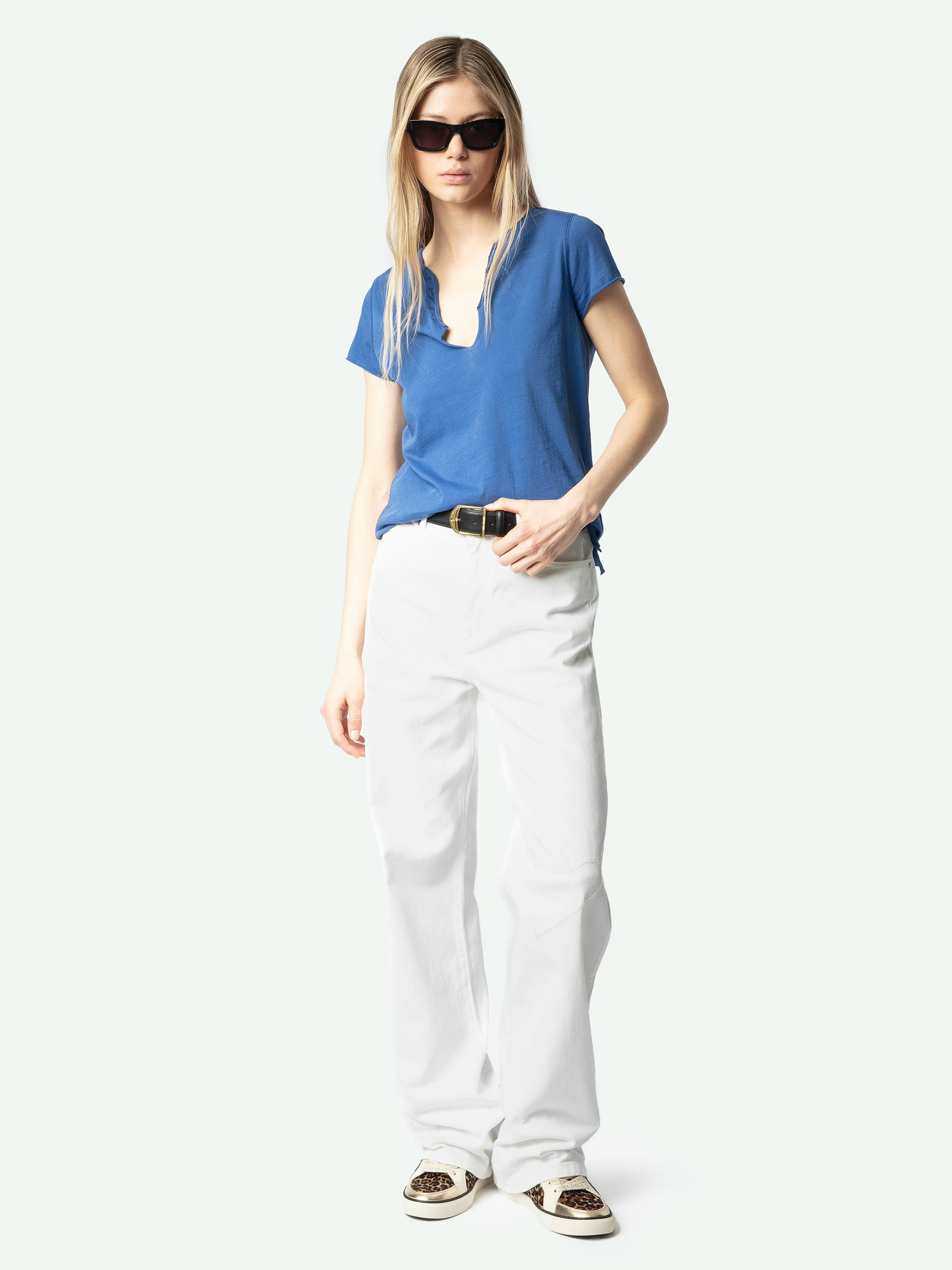Henley T-shirt Tuni - Short-sleeved tunisian t-shirt with rhinestone wings on the back.